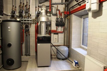 Moderne Heizungsanlage — Neuinstallation